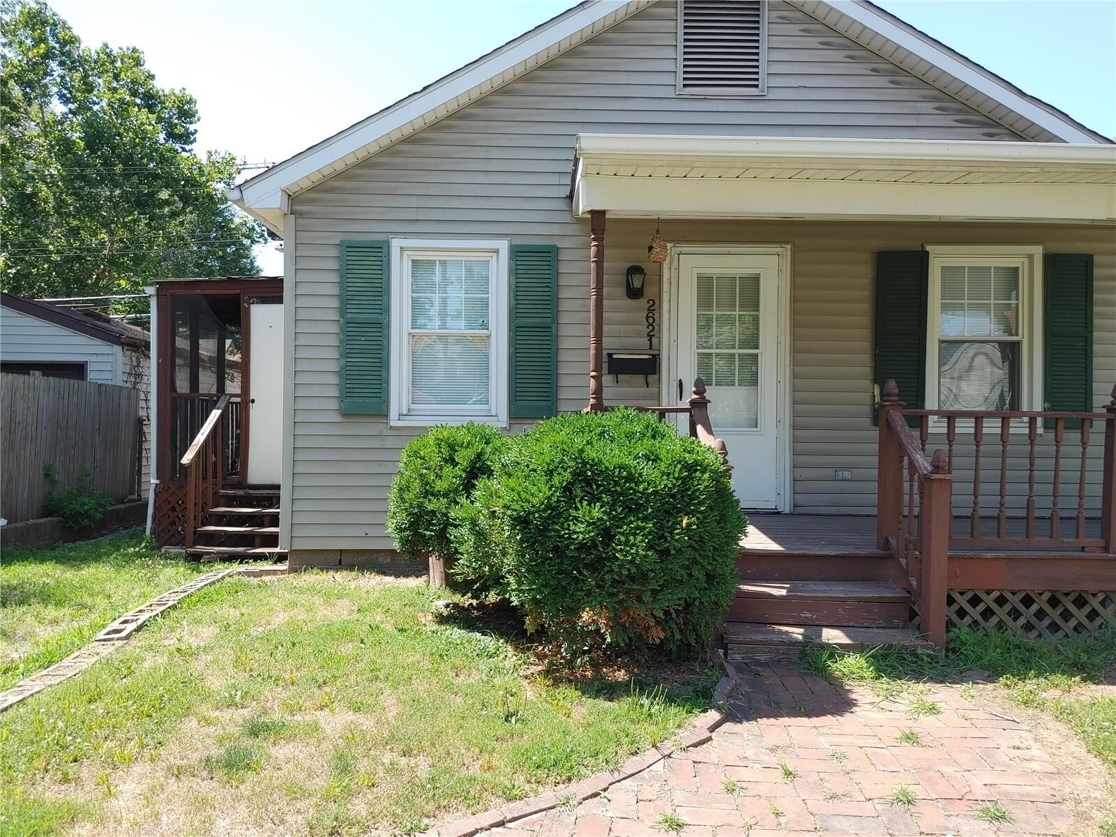 Property Photo:  2621 Washington Avenue  IL 62040 
