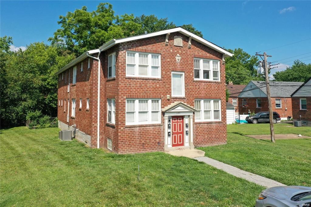 Property Photo: 1195 Belrue Avenue MO 63130