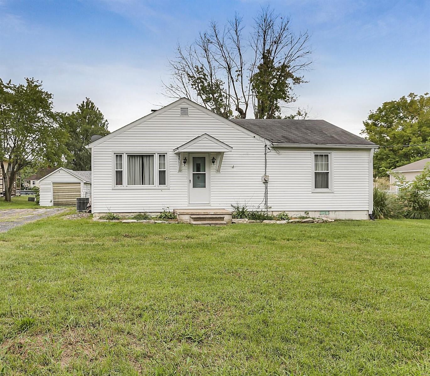 Property Photo:  232 Sterling Drive  IL 62067 