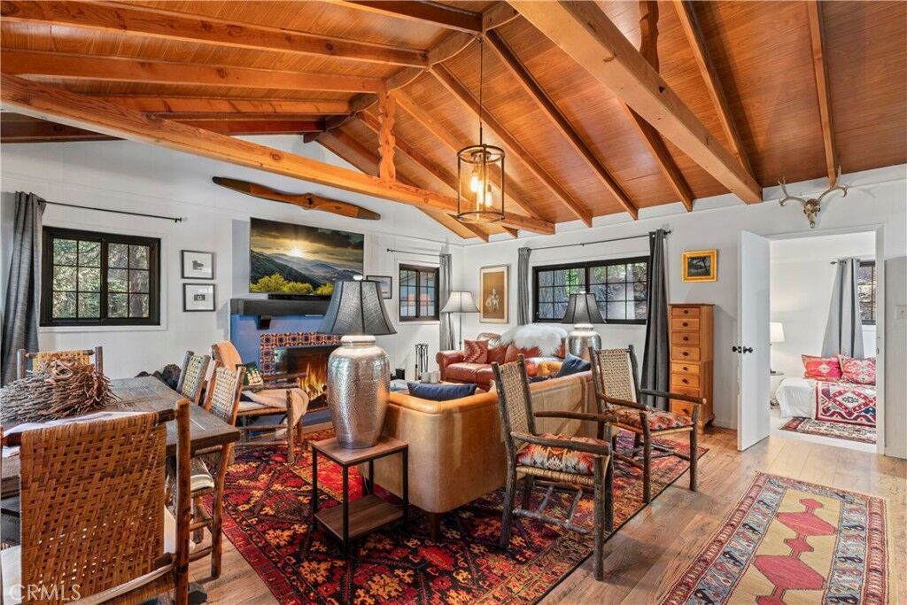 Property Photo: 1127 Jupiter Way CA 92325