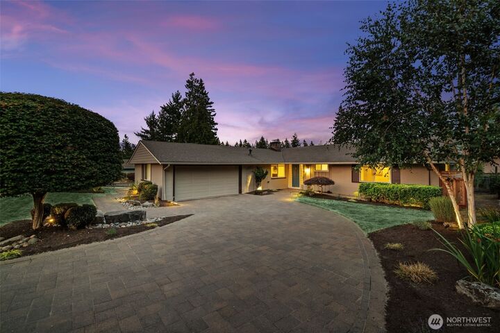 Property Photo:  854  170th Place NE  WA 98008 