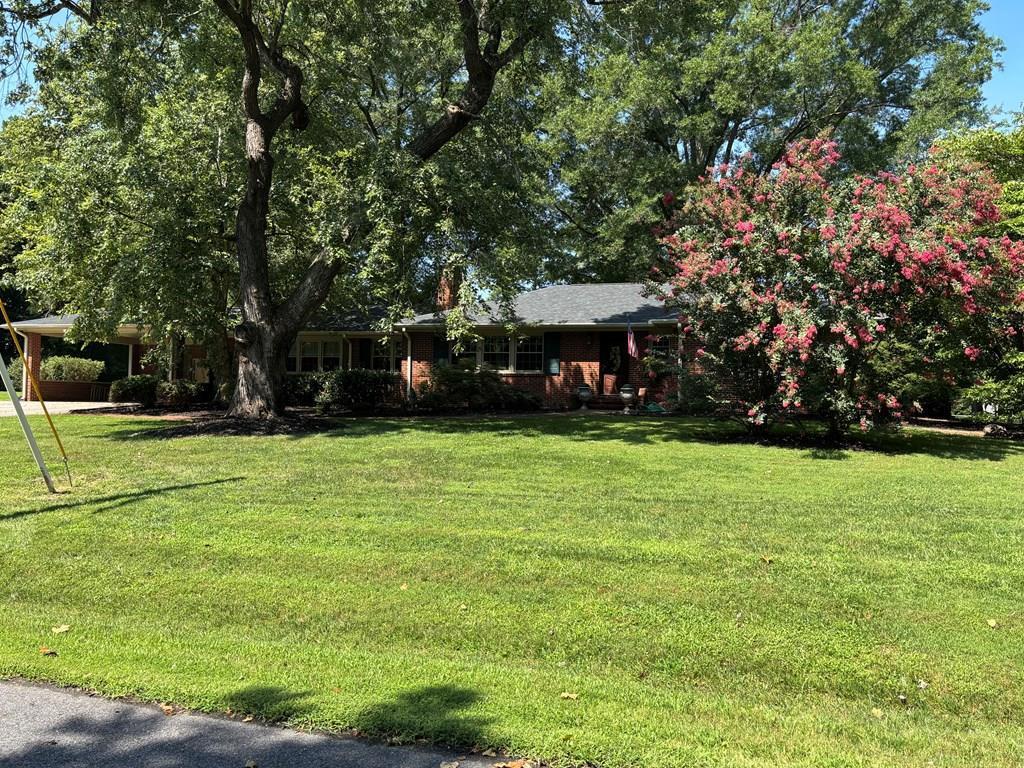 Property Photo: 701 Fourth Ave, Ext. VA 23901