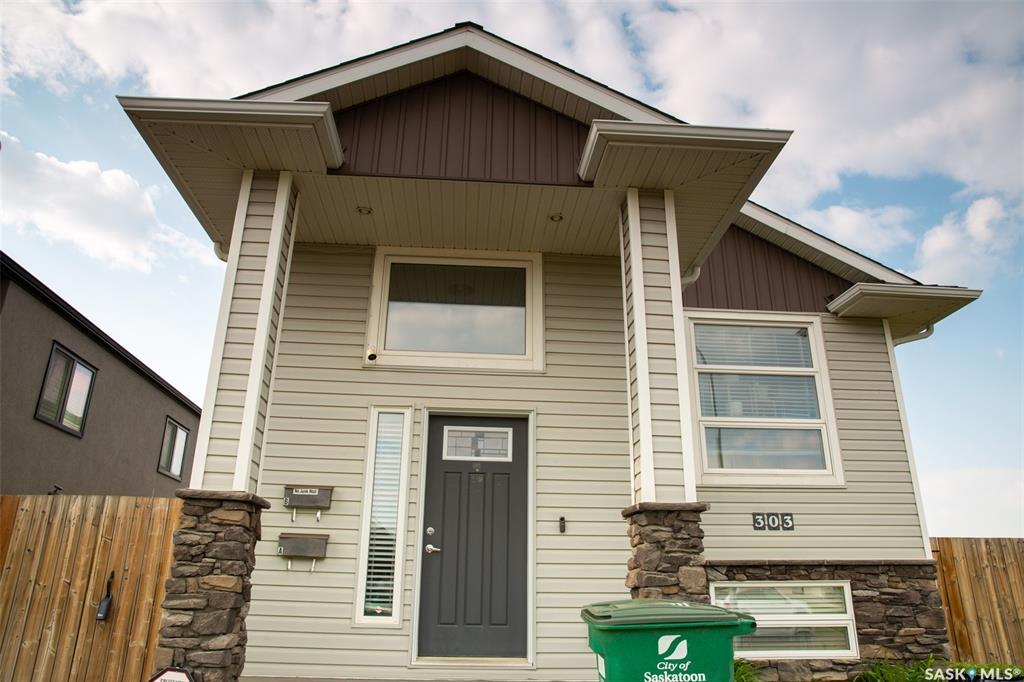 Property Photo: 303 Rosewood Boulevard W SK S7V 0G8