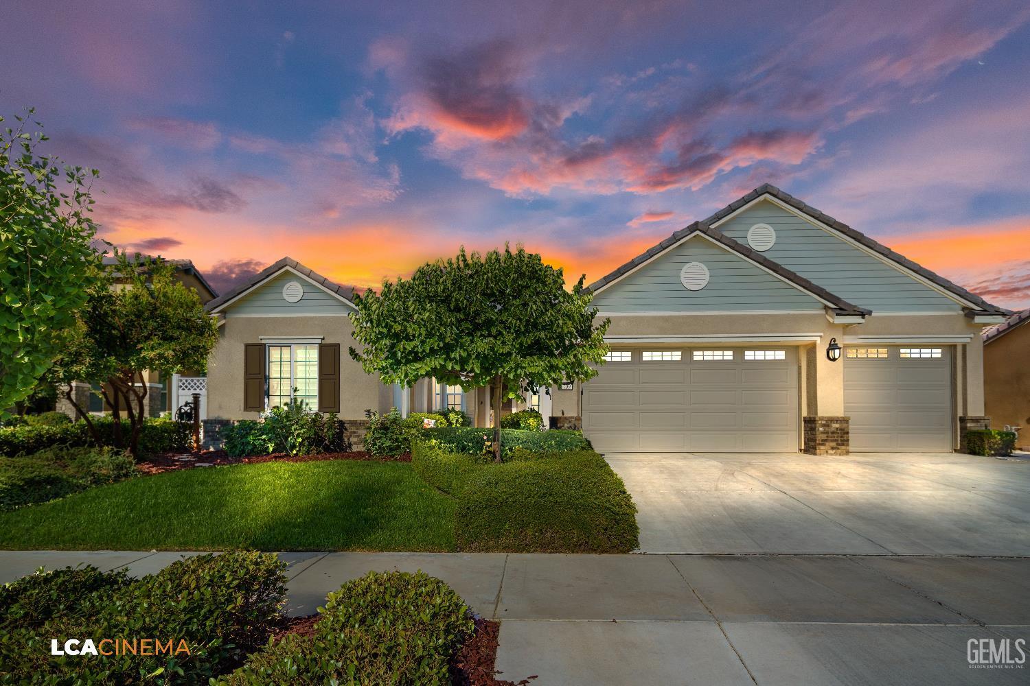 Property Photo:  1709 Apsley Court  CA 93311 