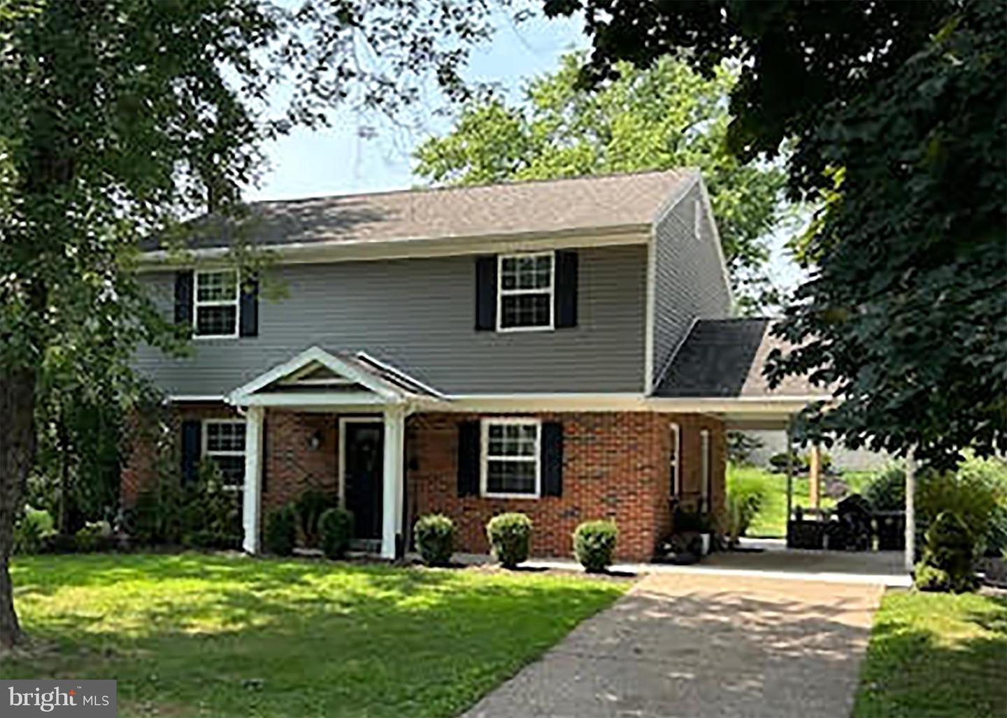 712 S Broad Street  Mechanicsburg PA 17055 photo