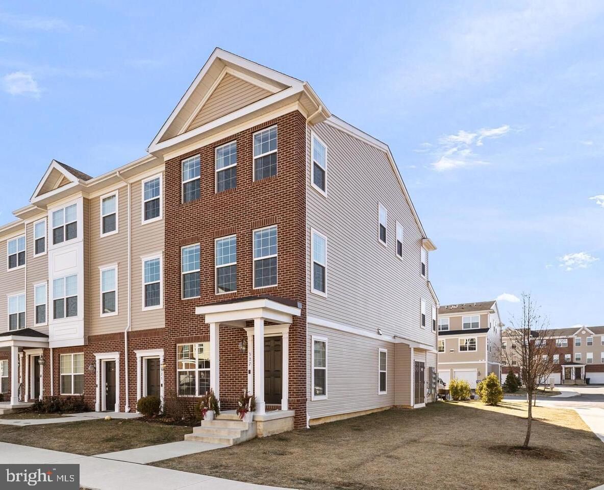 Property Photo:  327 Kramer Court  NJ 08518 