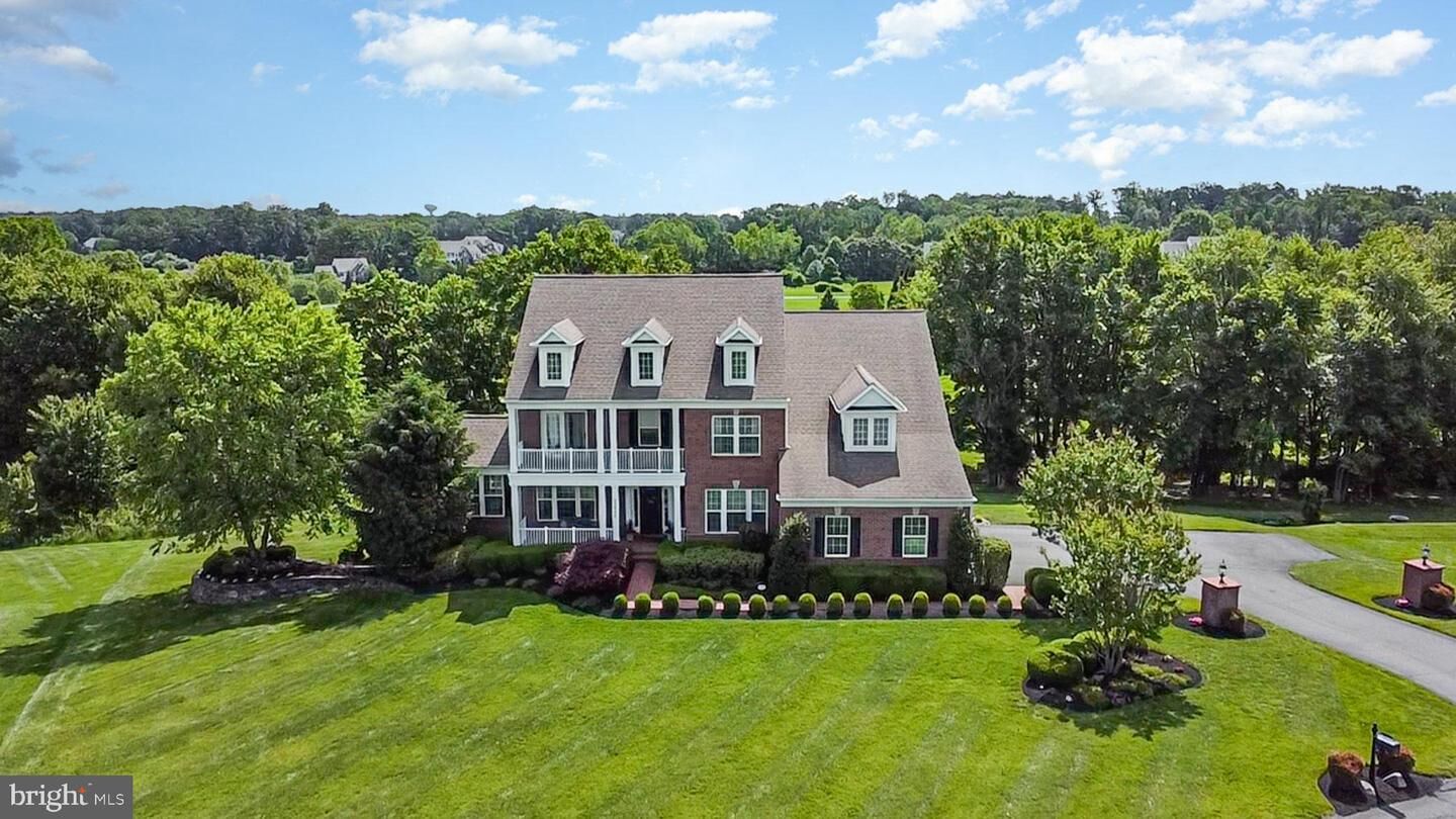 Property Photo: 23044 Creighton Farms Drive VA 20175