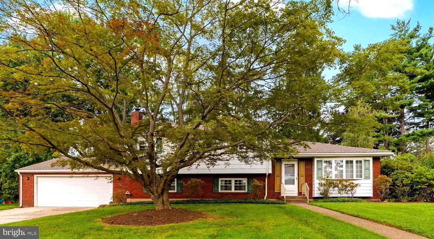 Property Photo:  6 Hickory Hill  NJ 08618 
