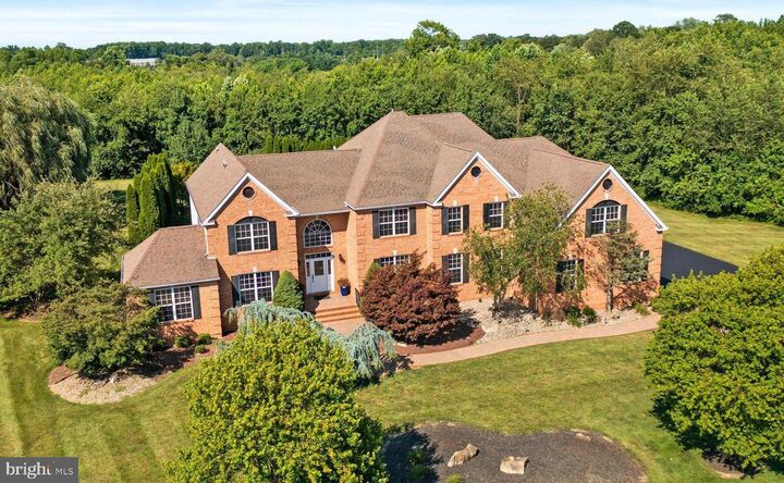 4 Sherwood Lane  Columbus NJ 08022 photo