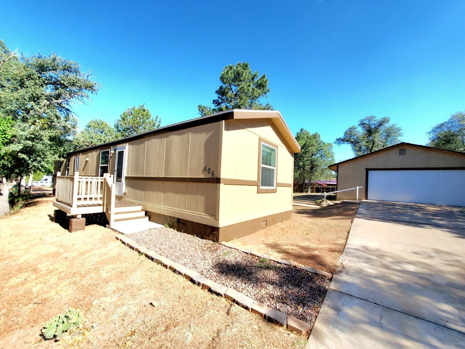Property Photo: 506 E McKamey Street AZ 85541