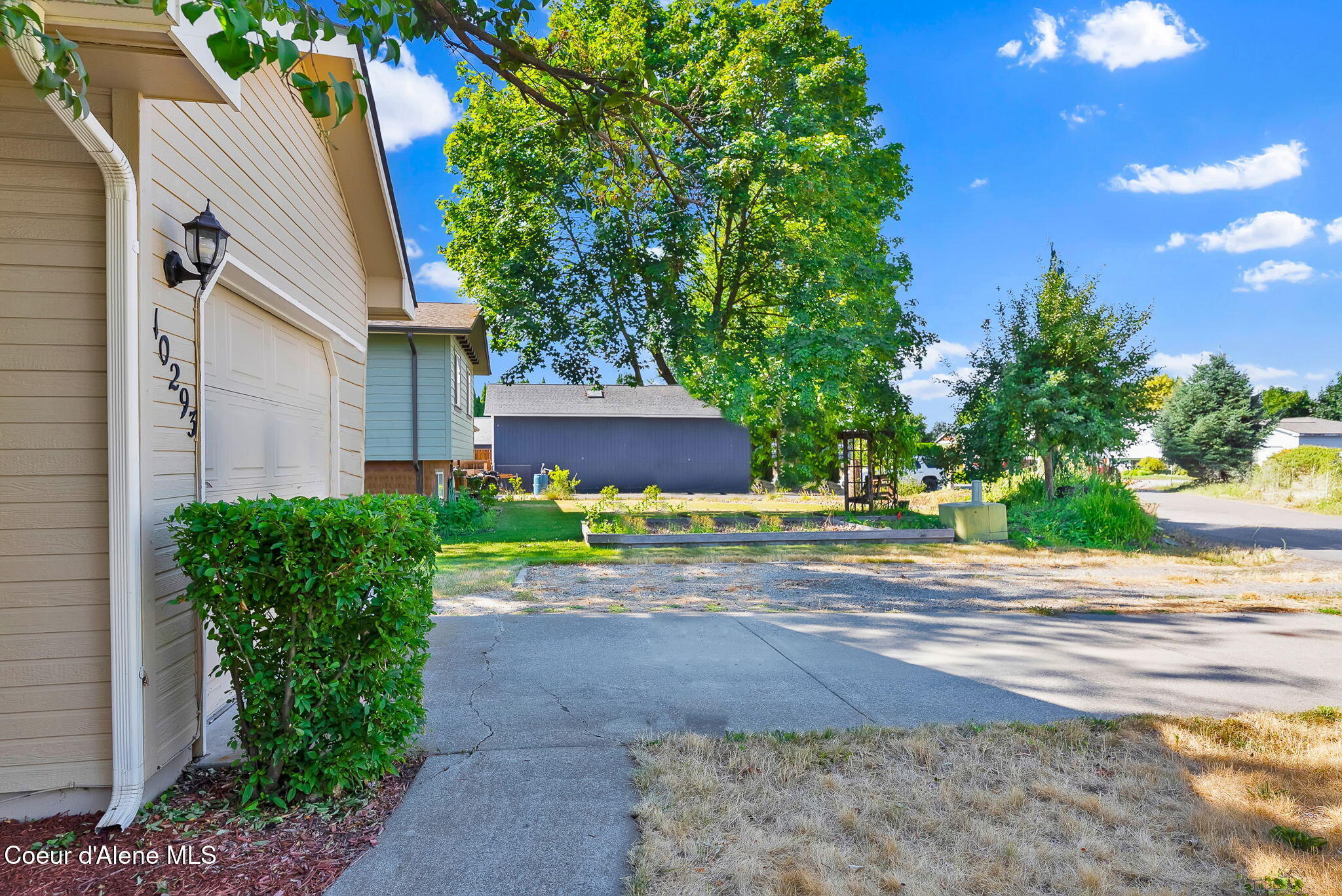 Property Photo: 10293 N Cedar Ct ID 83835