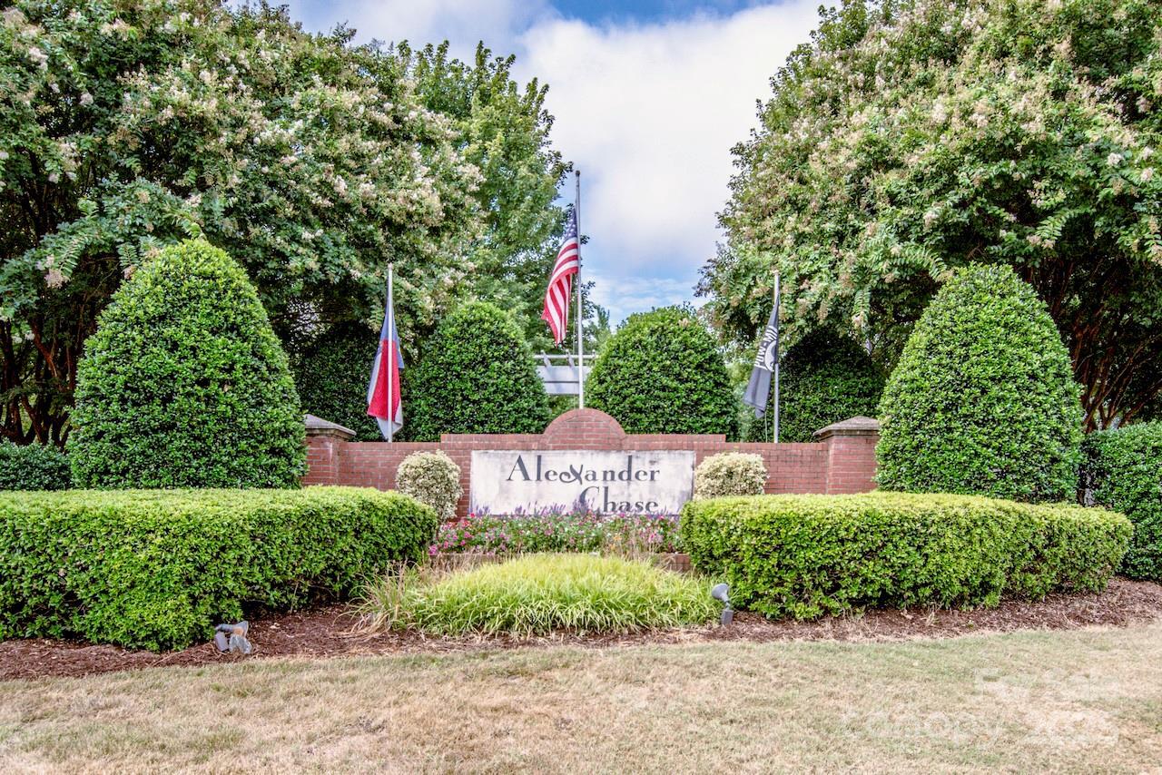 17151 Doe Valley Court  Cornelius NC 28031 photo