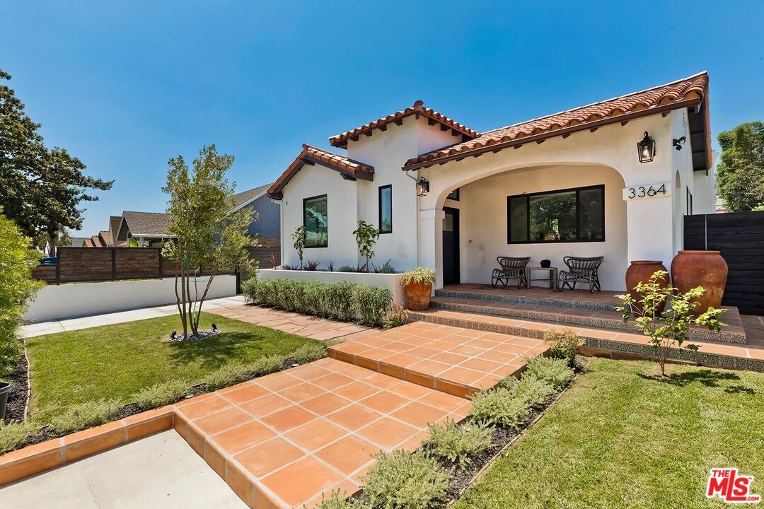 Property Photo: 3364 Garden Ave CA 90039
