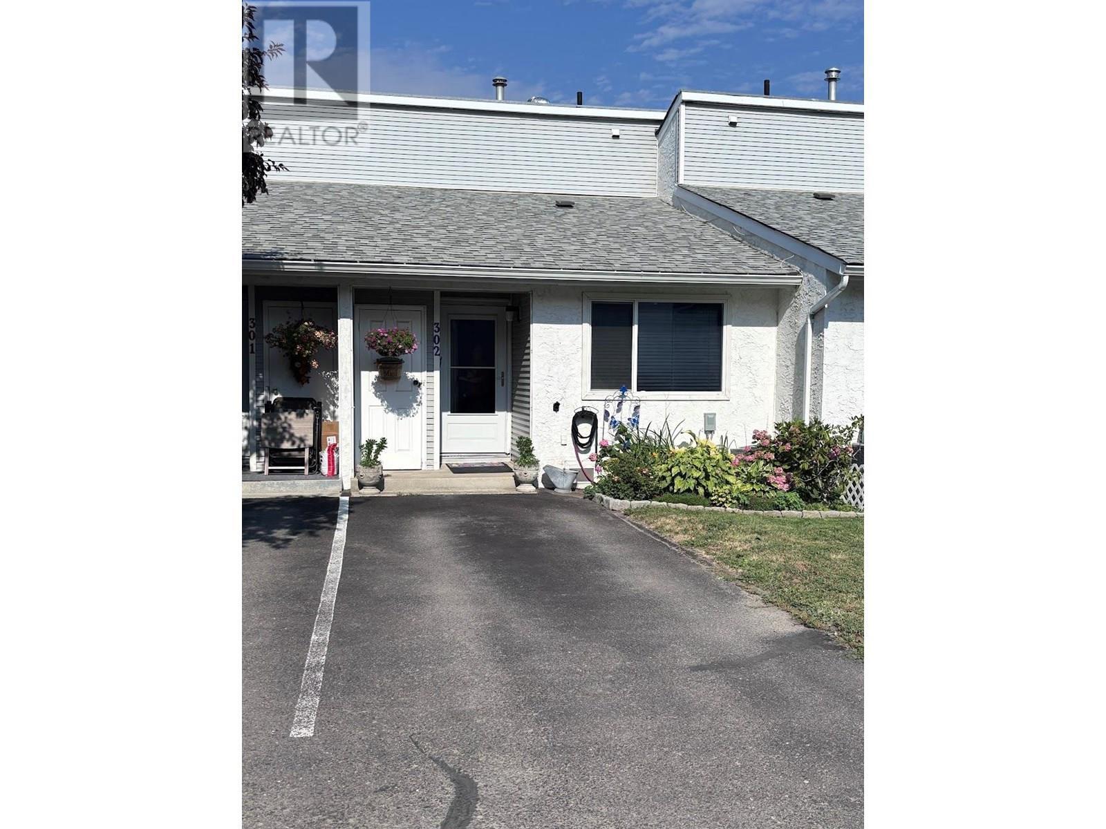 Property Photo: 1780 Springview Place 302 BC V2E 1J4