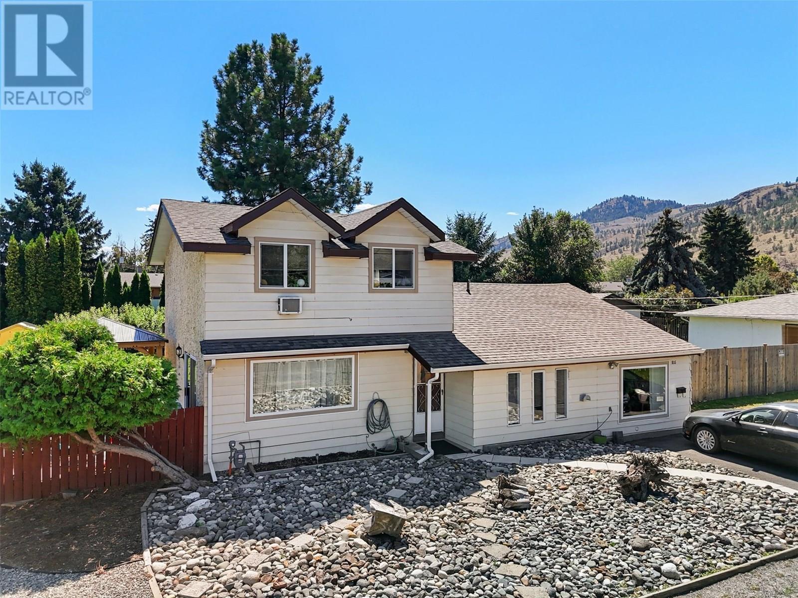Property Photo: 835 Pine Springs Road BC V2B 6R3