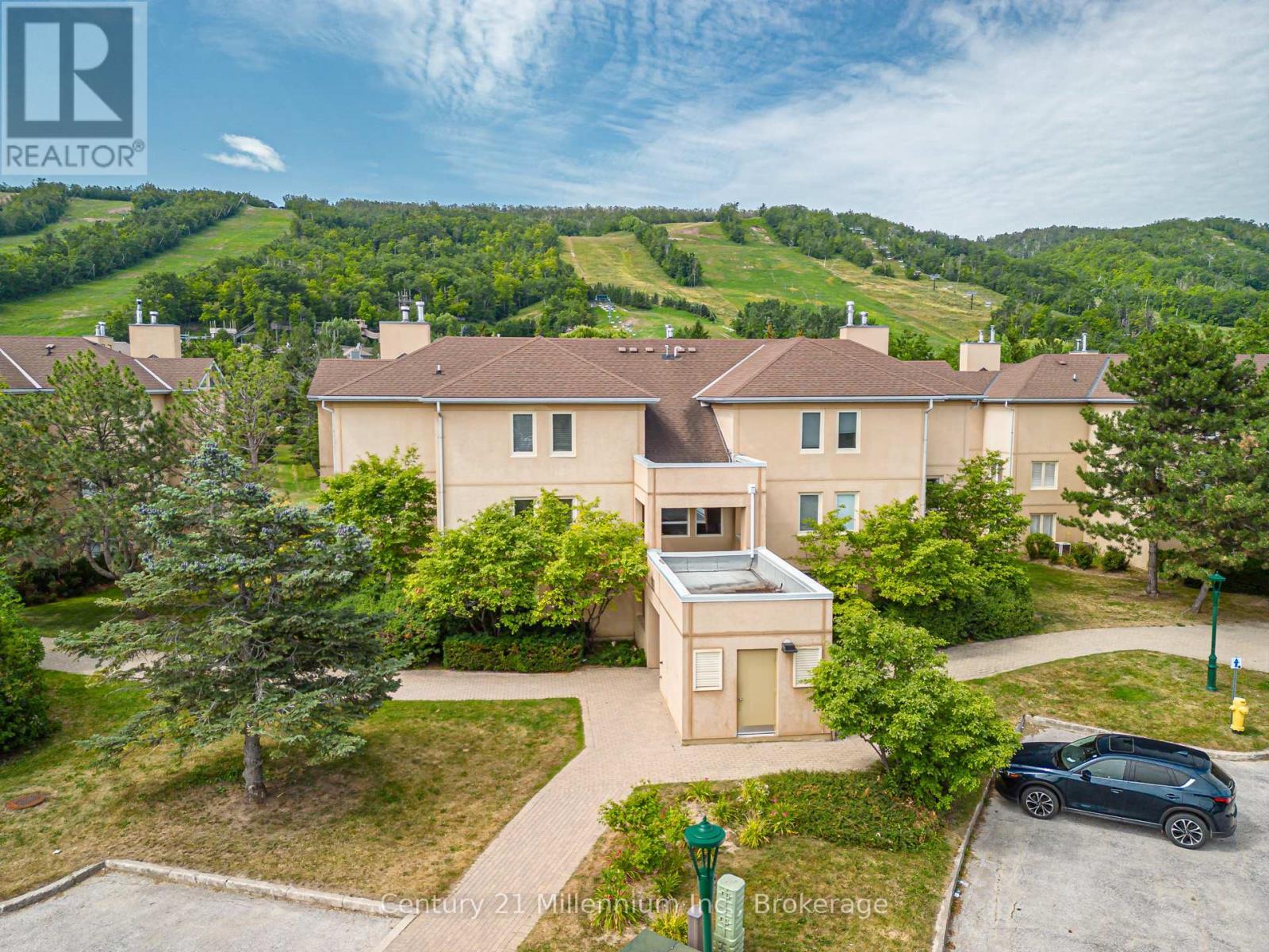 Photo de la propriété: 169 Jozo Weider Boulevard 118 ON L9Y 0V2