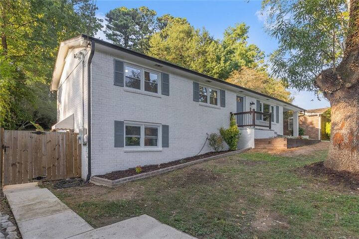 Property Photo:  2494 Windmere Drive Northwest  GA 30071 
