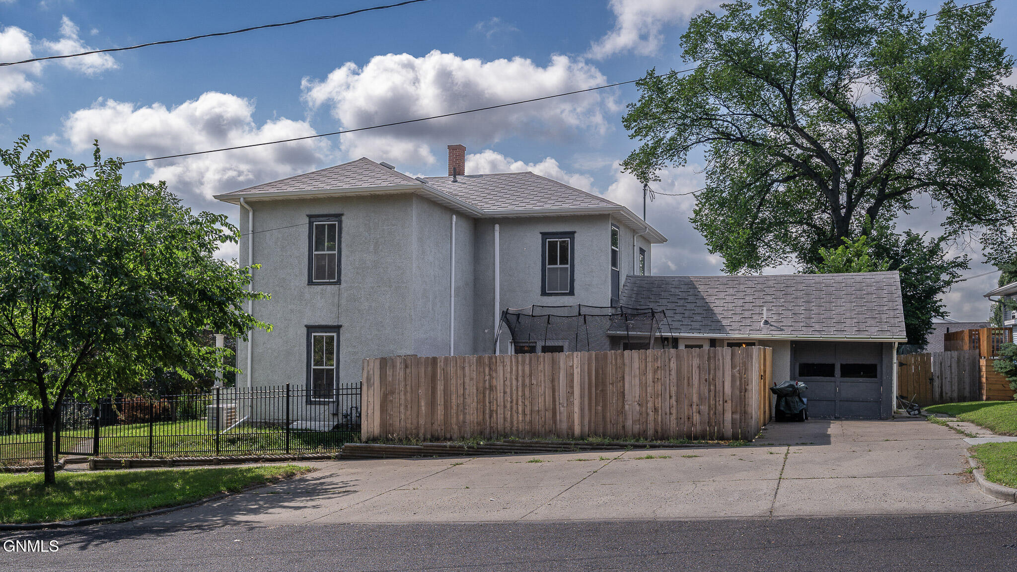 Property Photo:  522 N 2nd Street  ND 58501 
