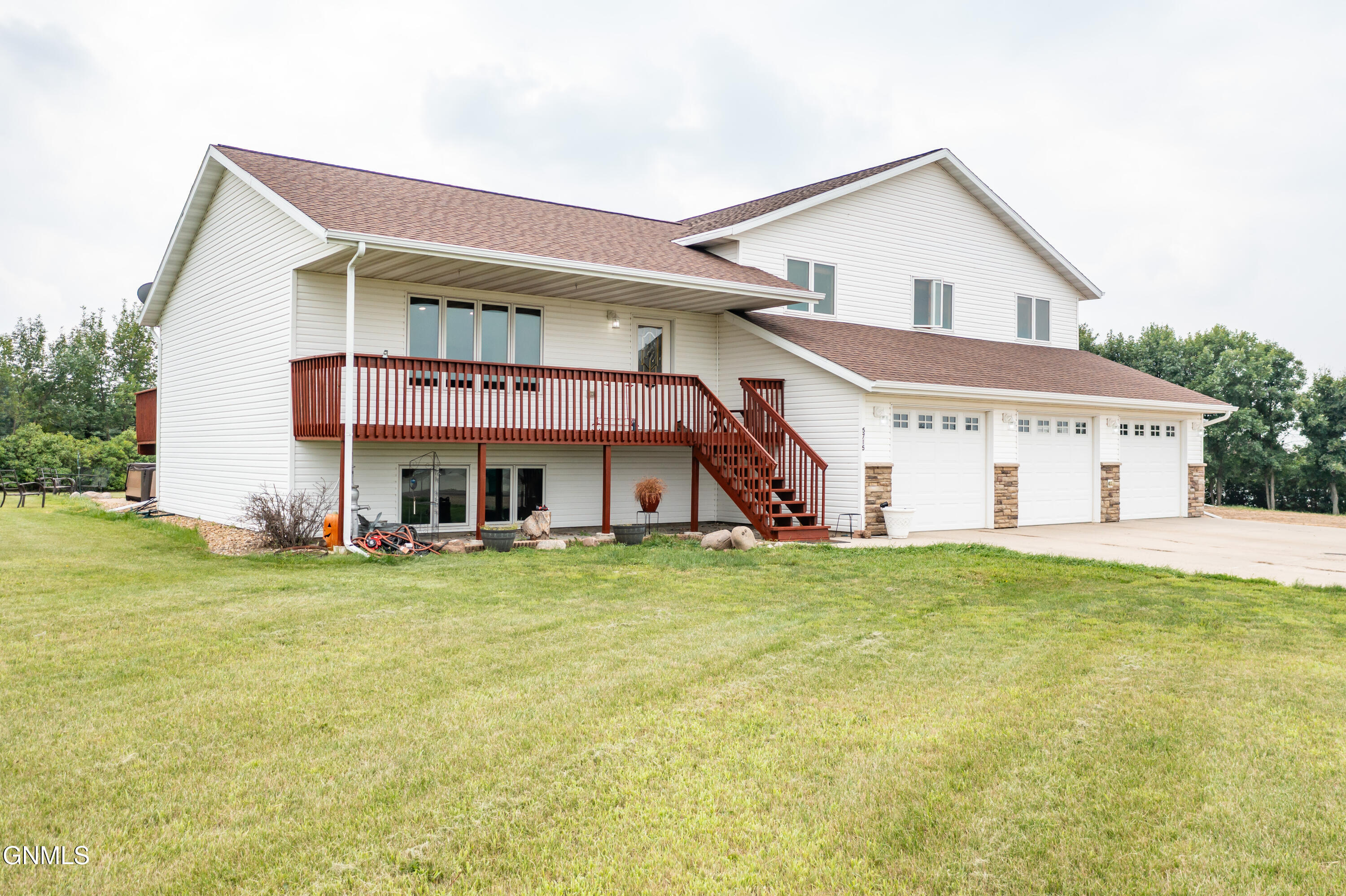Property Photo:  5715 Country Creek Drive  ND 58503 