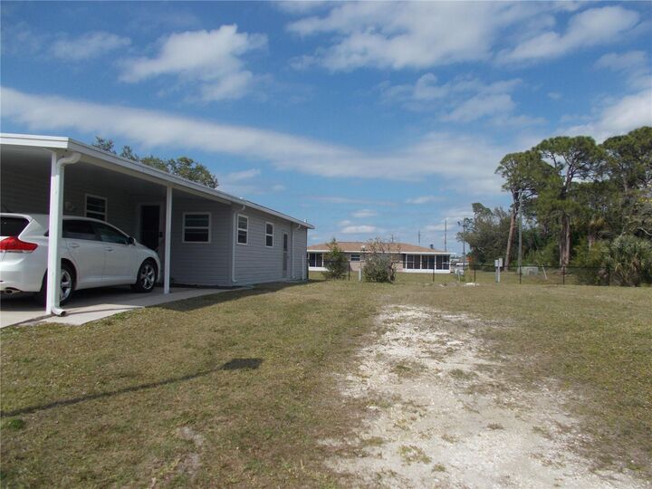 Property Photo: 5552 Holiday Park Boulevard FL 34287