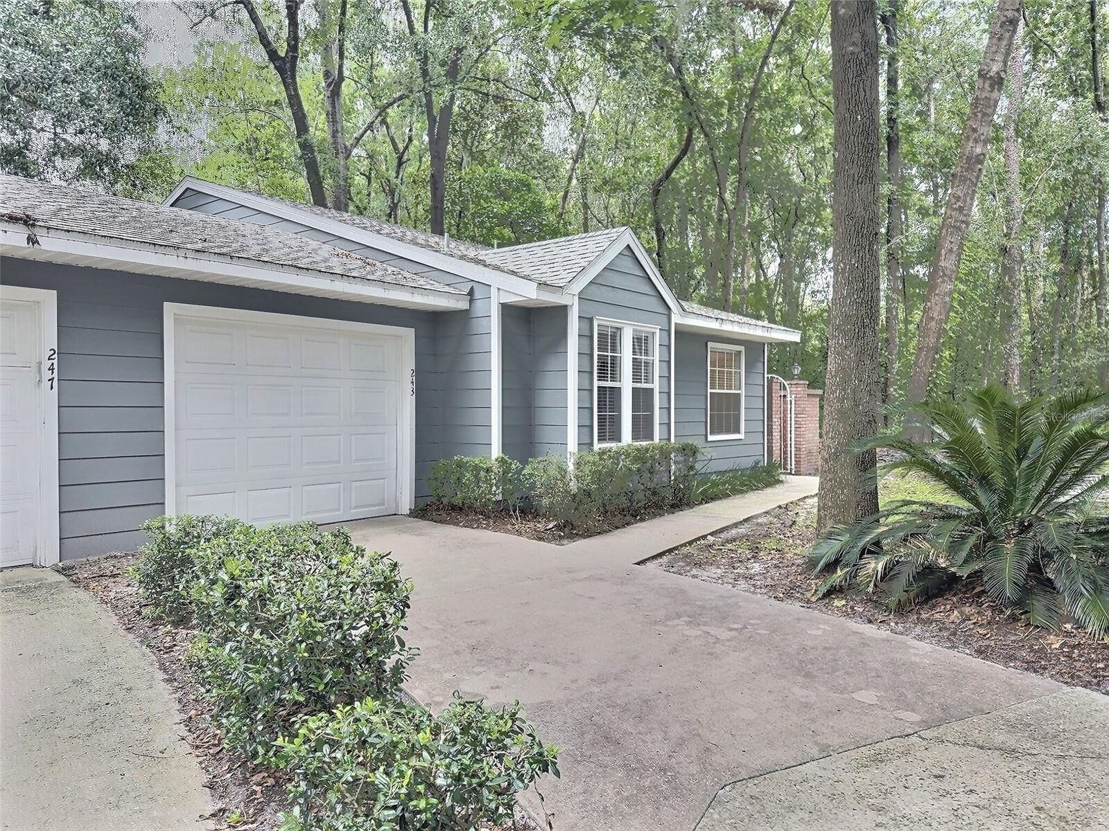 Property Photo: 243 NW 48th Boulevard 4 FL 32607
