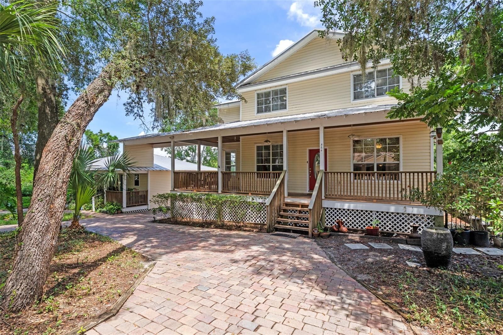 Property Photo:  560 Fern Street  FL 32765 
