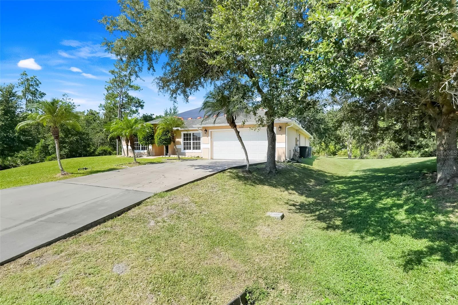 Property Photo:  3008 Fabus Court  FL 34758 