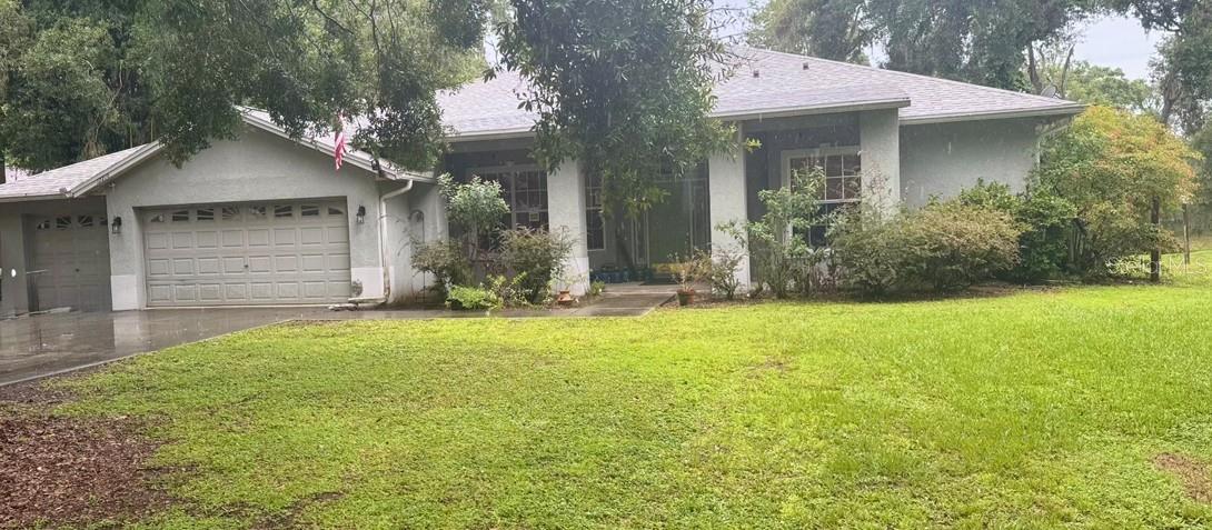 Property Photo: 12216 Anne Kenia Drive FL 33592