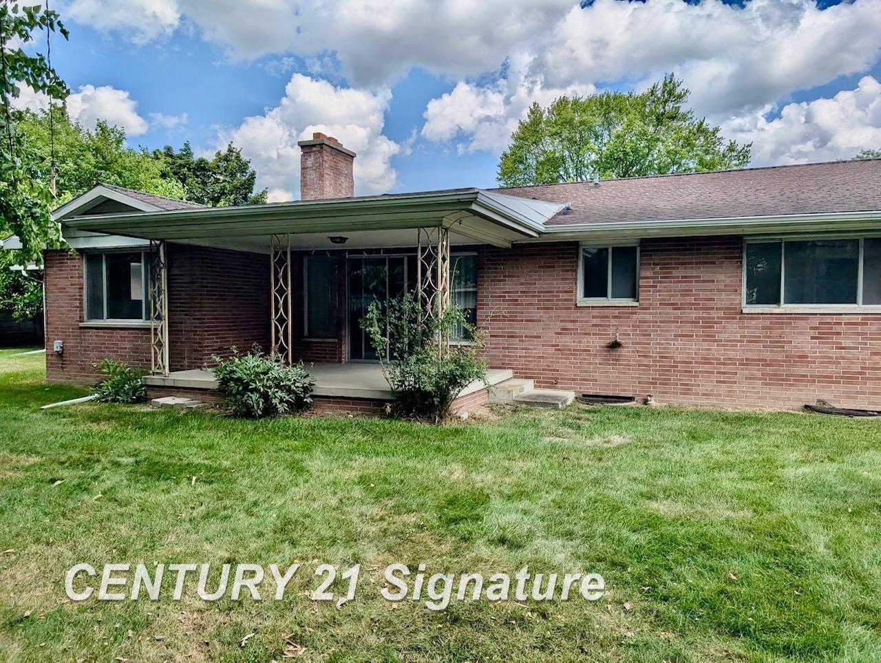Property Photo: 20 Elmview Court MI 48602