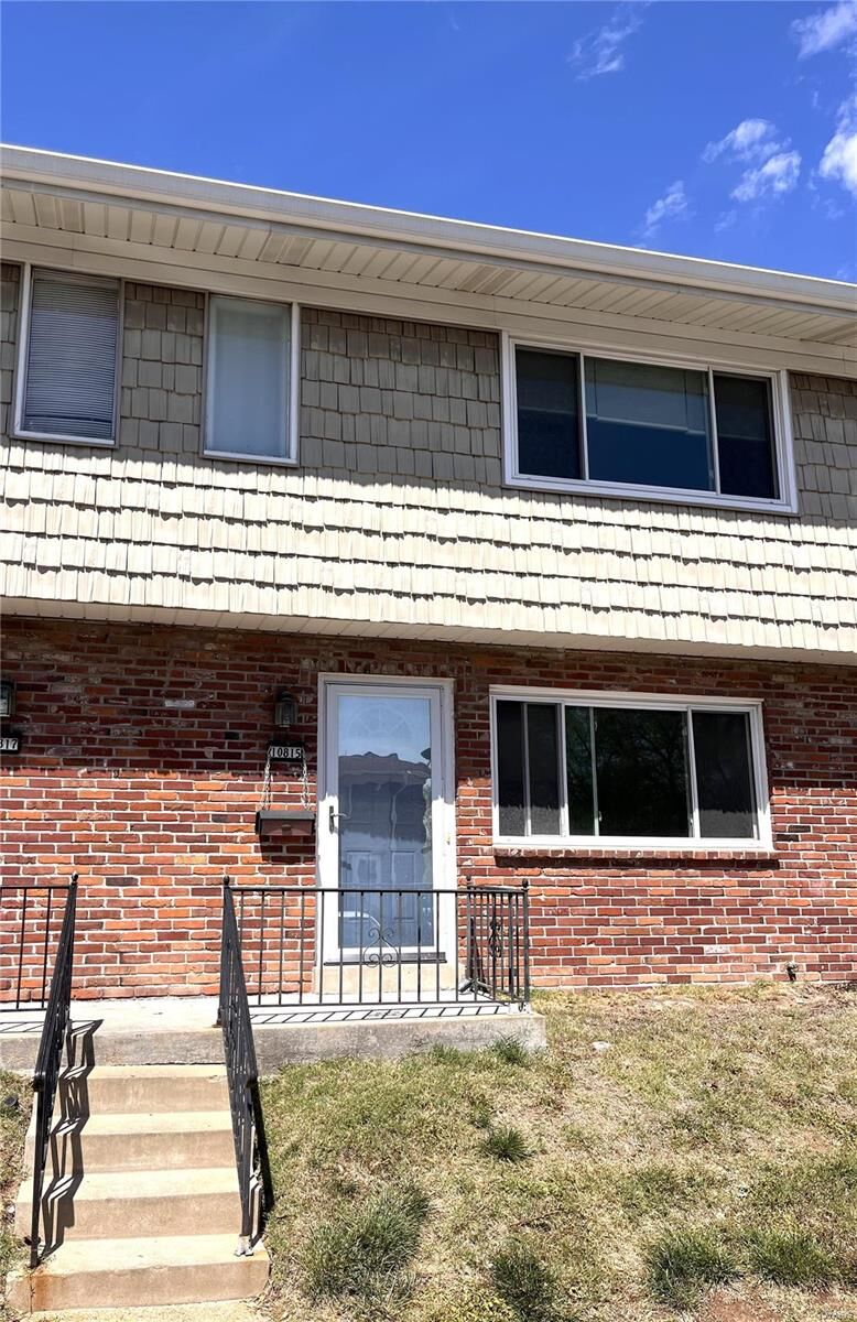 Property Photo: 10815 Carroll Wood Way MO 63128