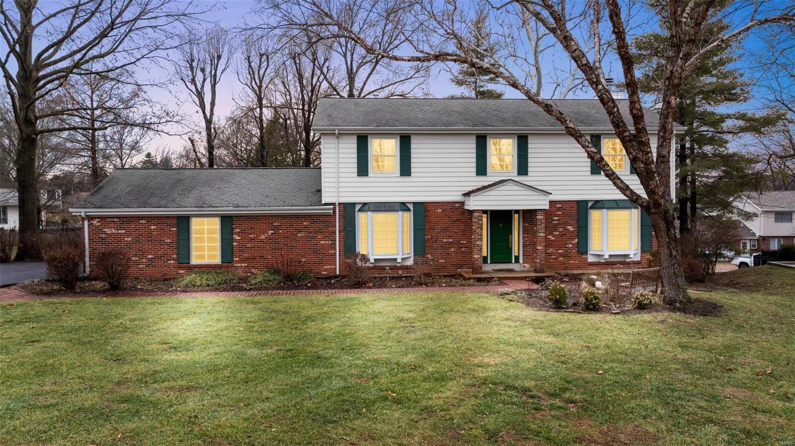 Property Photo:  823 Carillon Court  MO 63141 
