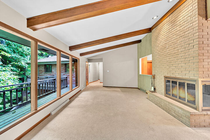 Property Photo: 1524 Spring Valley Dr WI 53405