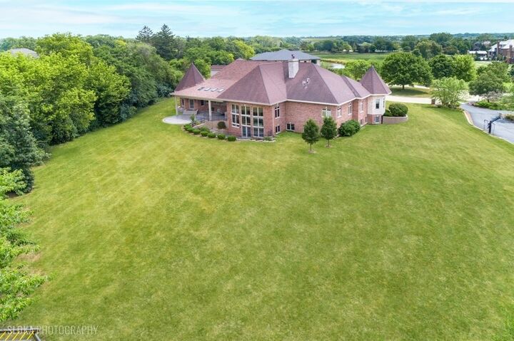 Property Photo:  20 Terra Vita Court  IL 60010 