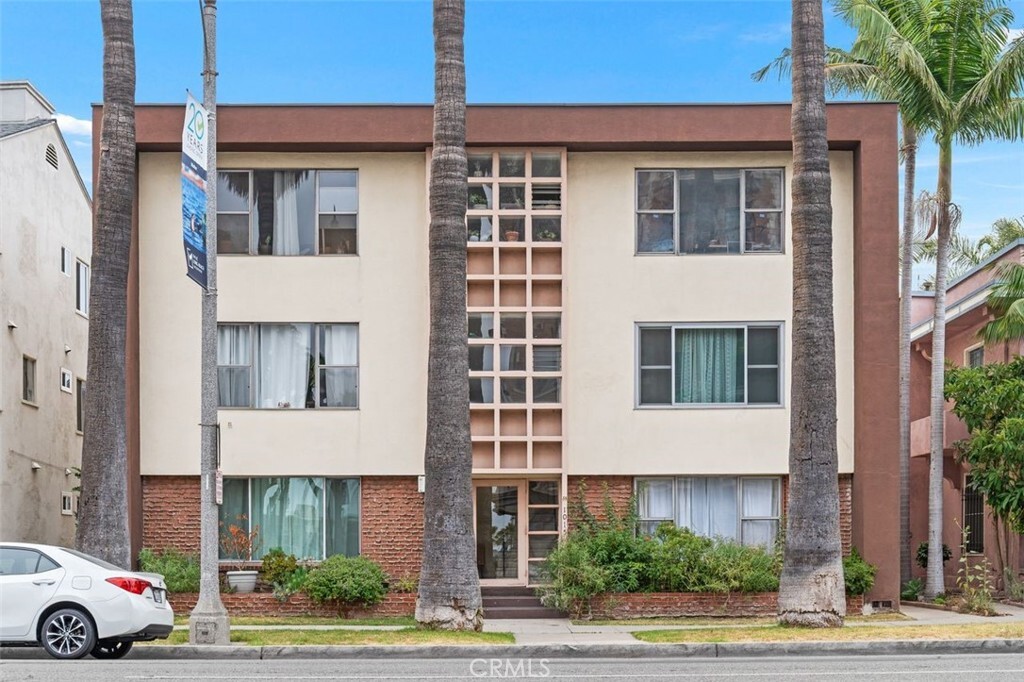 Property Photo: 1015 E Ocean Boulevard 6 CA 90802