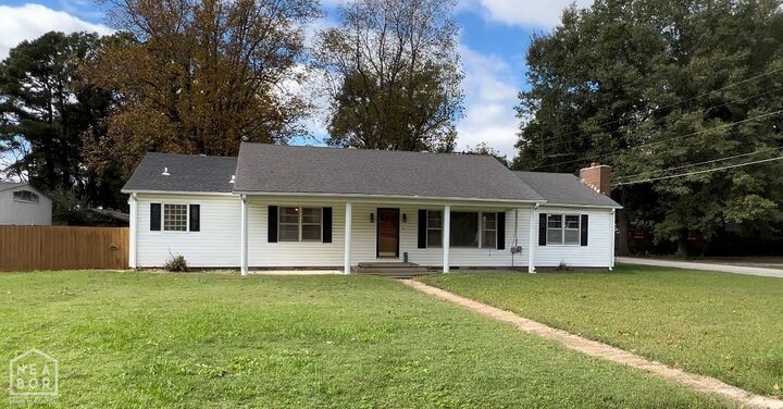 Property Photo: 701 S Main Street AR 72438
