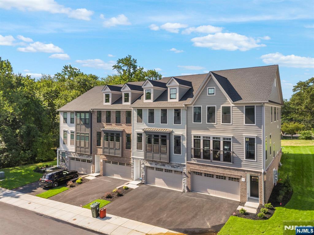 4 Goldfinch Drive  Upper Saddle River NJ 07458 photo