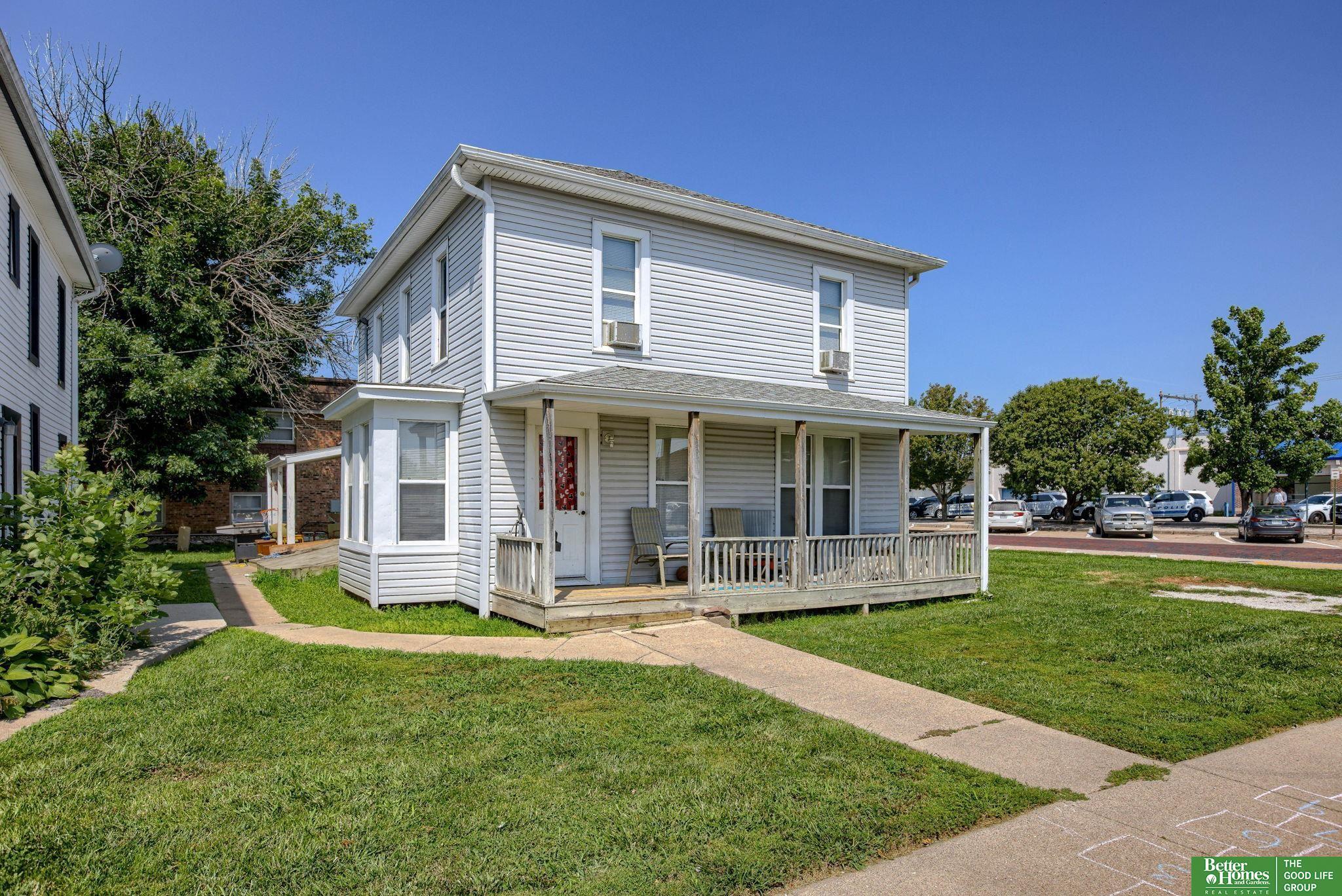 Property Photo:  1713 Lincoln Street  NE 68008 