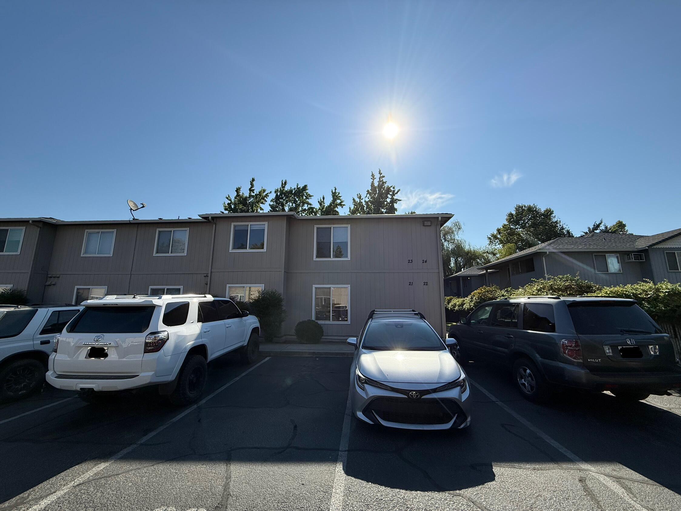 Property Photo:  517 Western Avenue 21-24  OR 97501 