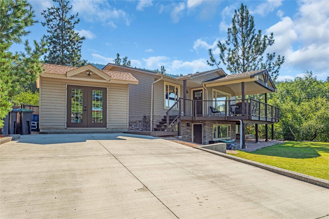 Property Photo:  16621 Maki Road  BC V4V 2H2 