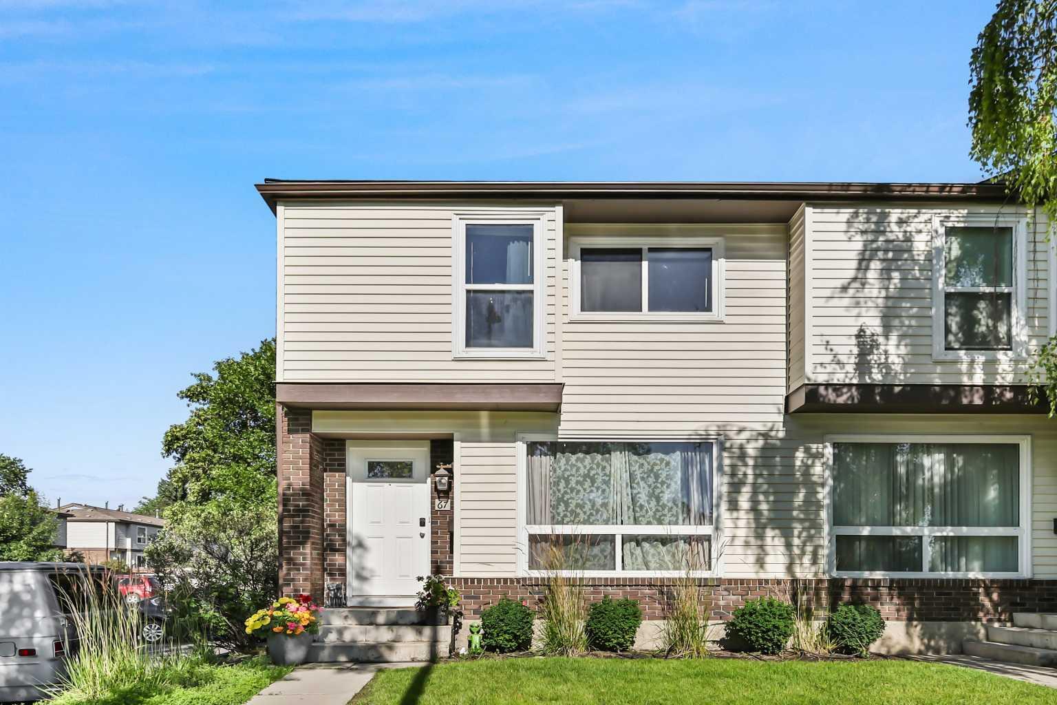 Property Photo: 5625 Silverdale Drive NW 67 AB T3B 4N5