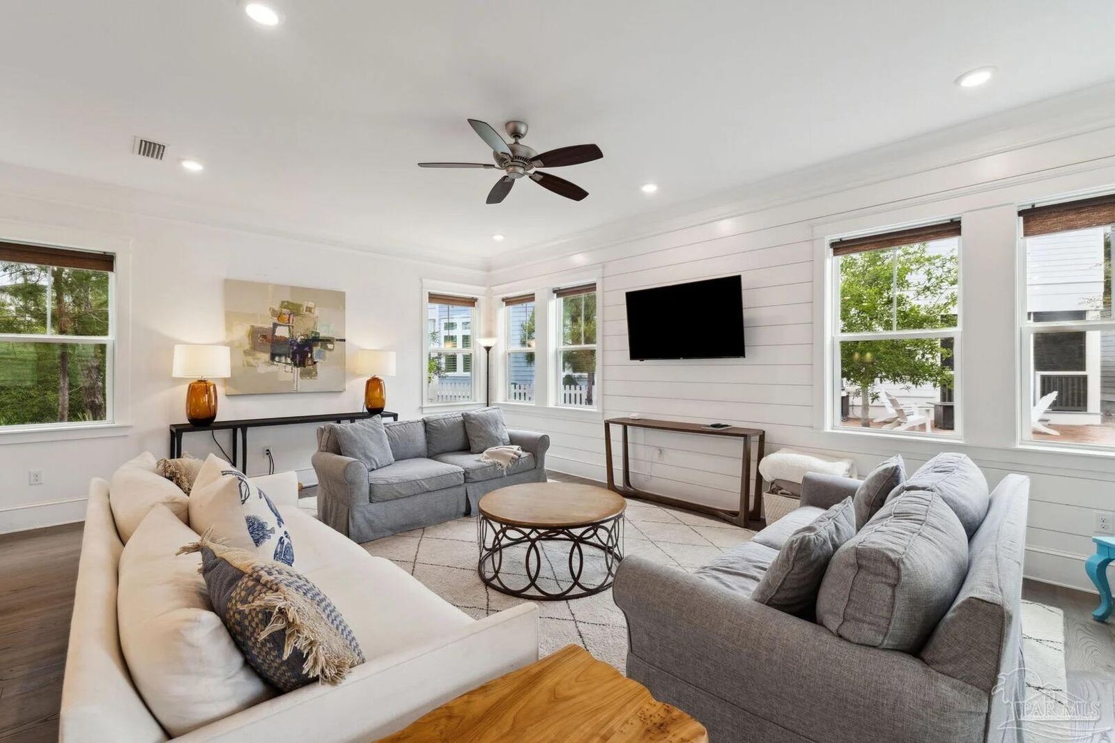 Property Photo: 38 E Crabbing Hole Ln FL 32461