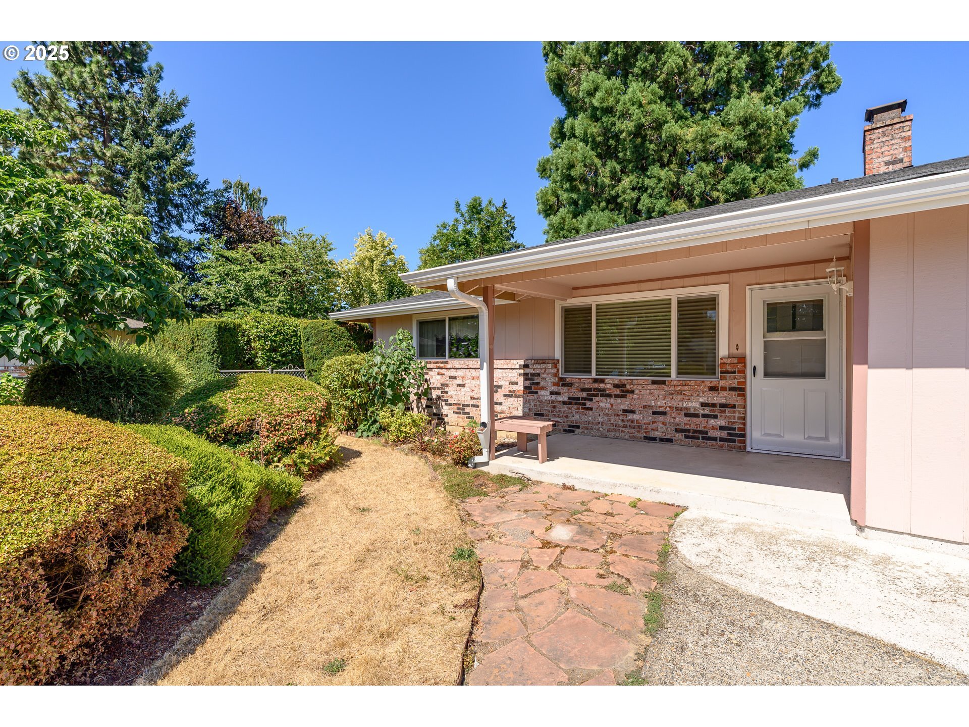 Property Photo: 16265 SE Echo Way OR 97267