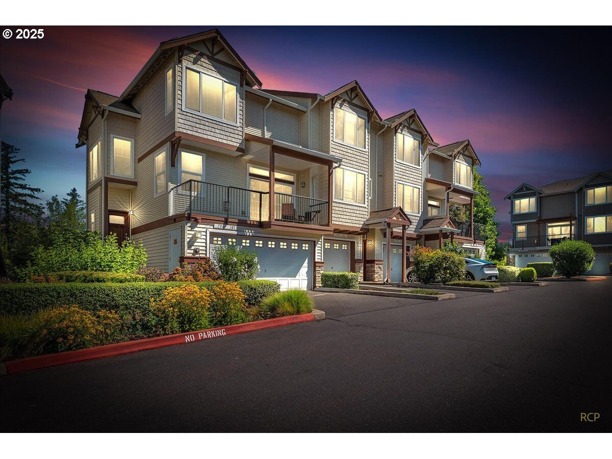 Property Photo:  794 NW 118th Ave 101  OR 97229 