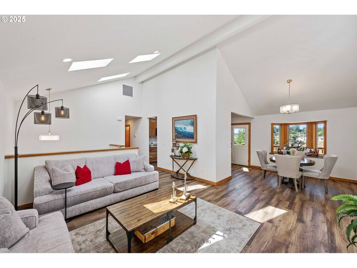 Property Photo:  2460 Stephanie Ln  OR 97459 