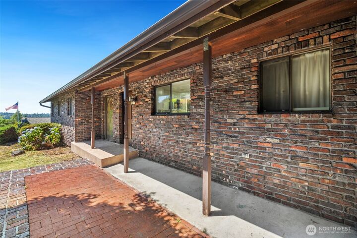 Property Photo:  4709  Somerset Drive  SE  WA 98006 