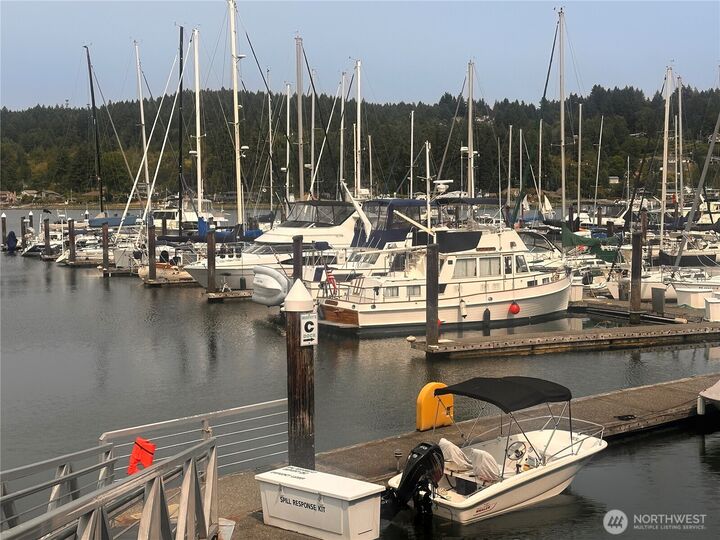 Property Photo: 3901 Harborview Drive B-26 WA 98332