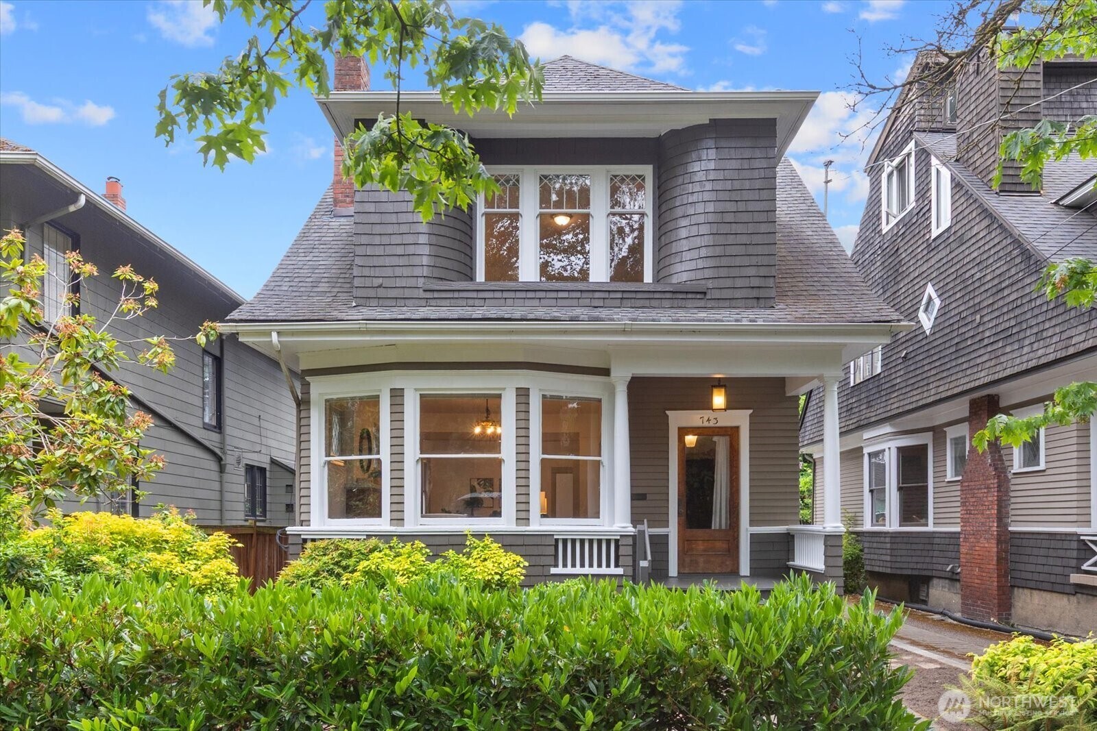 Property Photo:  743  Broadway  E  WA 98102 
