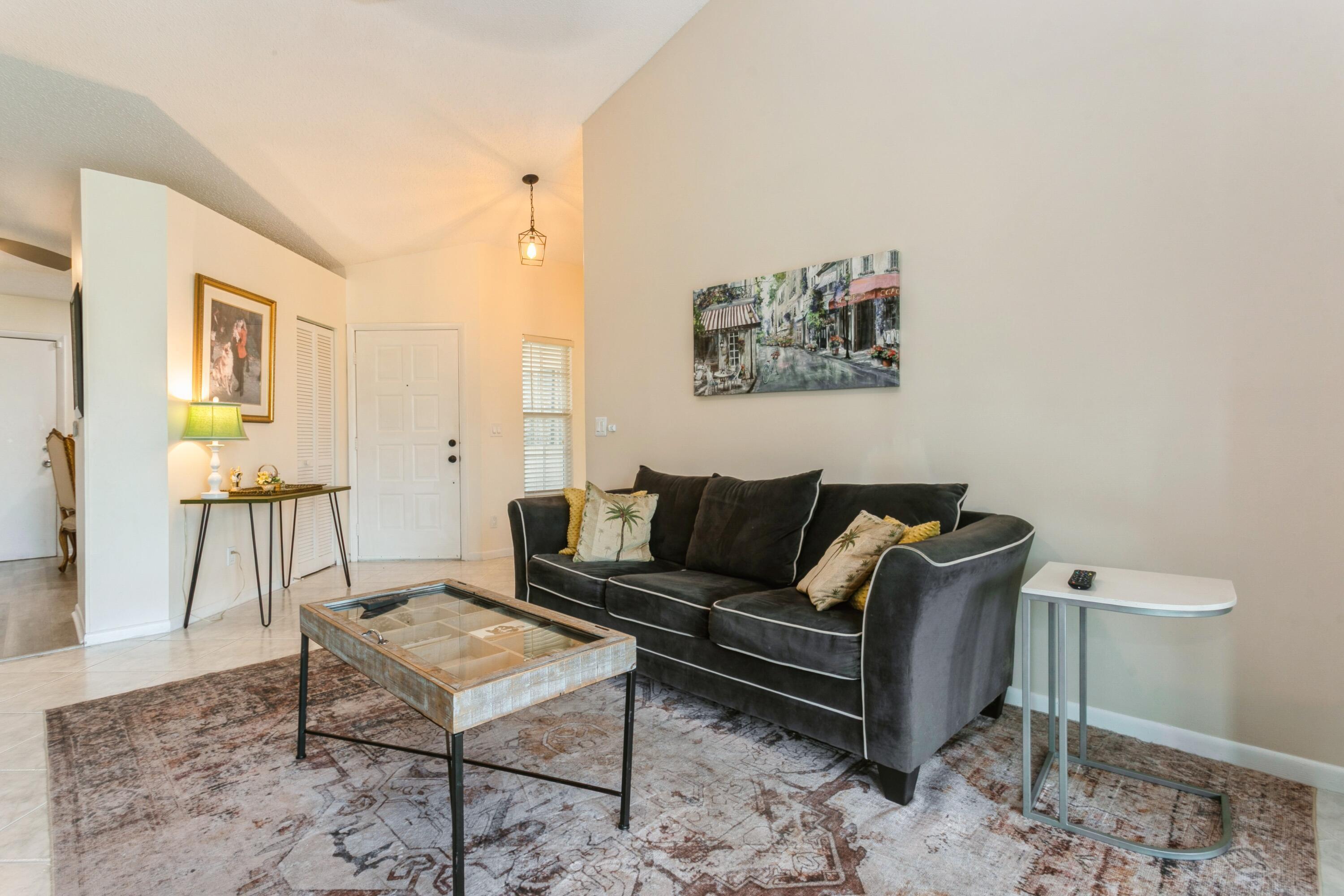 Property Photo: 7206 Le Chalet Boulevard FL 33472