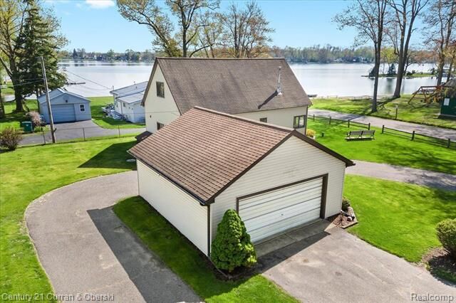 1645 Grinshaw  Commerce Twp MI 48382 photo