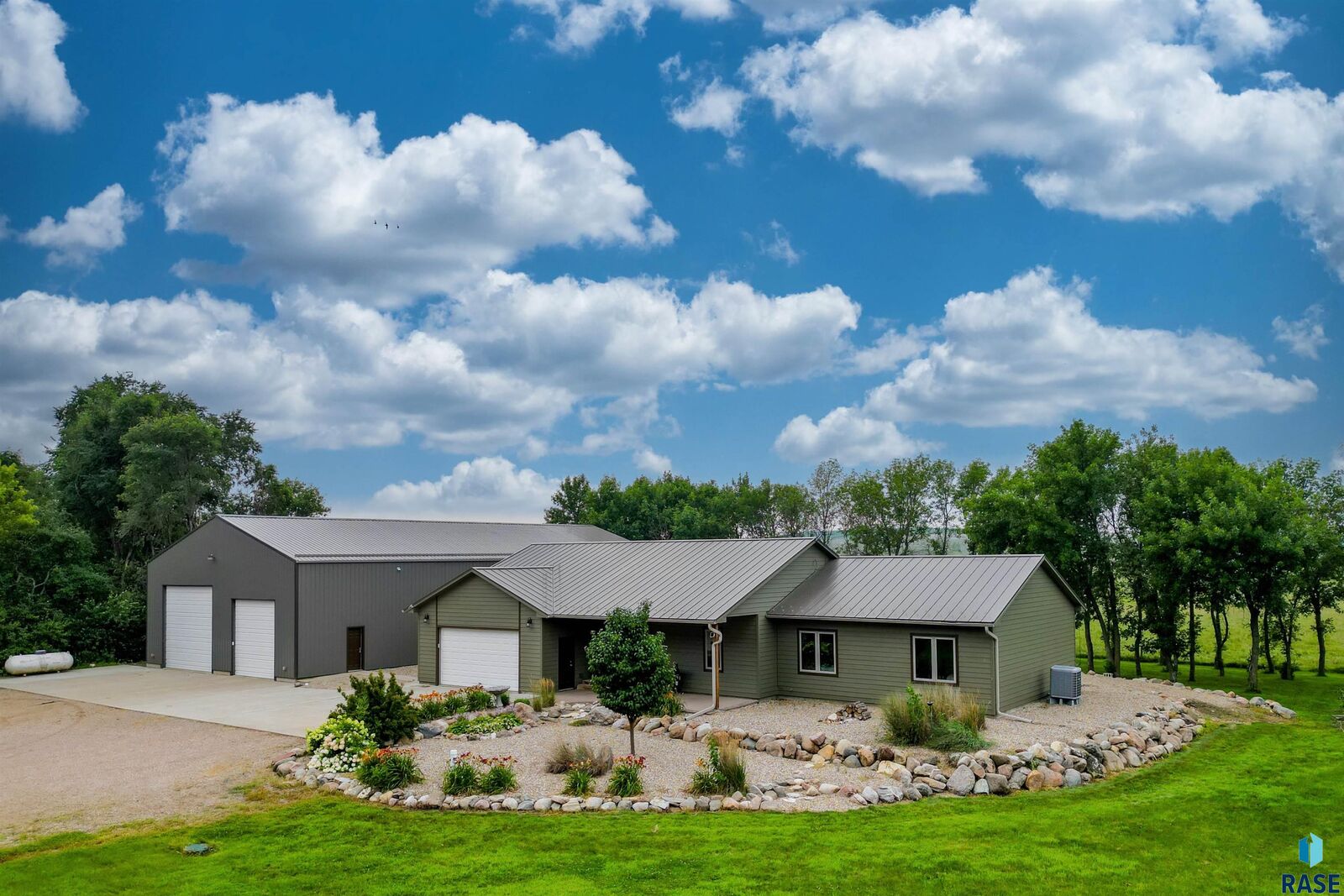 Property Photo: 26751 465th Ave SD 57033